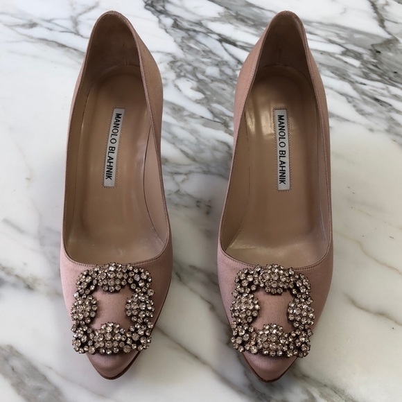 manolo blahnik hangisi 70